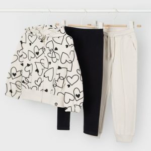 Chándal 2 pantalones corazones niña
